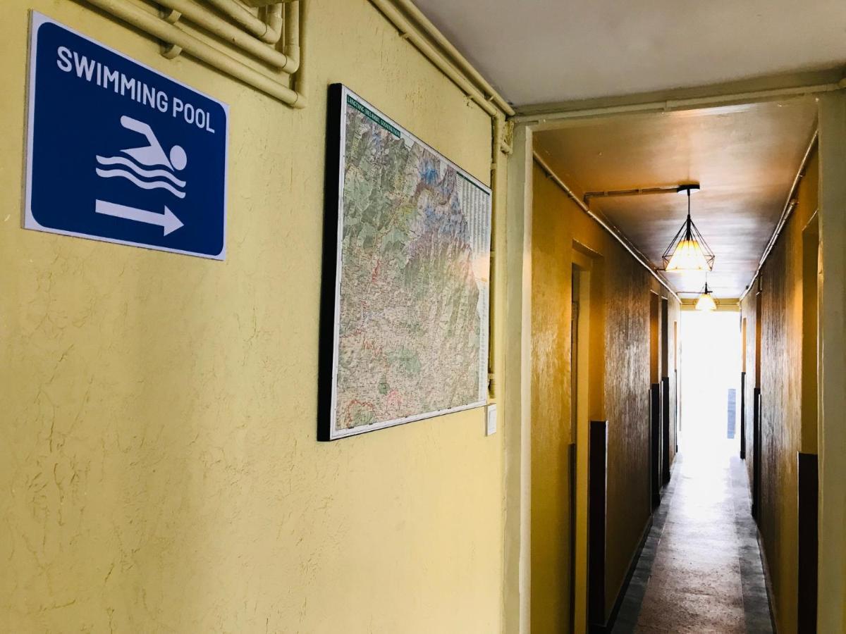 Alobar1000 Hostel Kathmandu Bagian luar foto