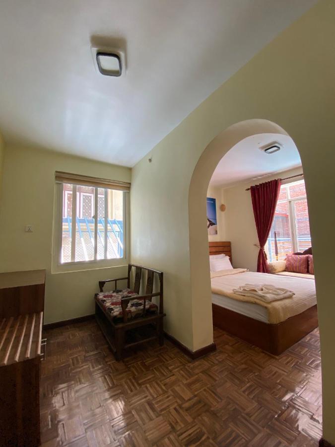 Alobar1000 Hostel Kathmandu Bagian luar foto
