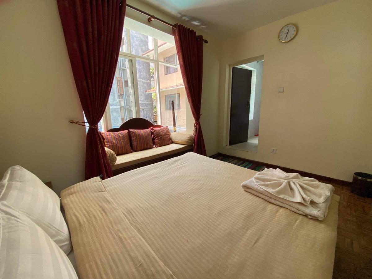 Alobar1000 Hostel Kathmandu Bagian luar foto