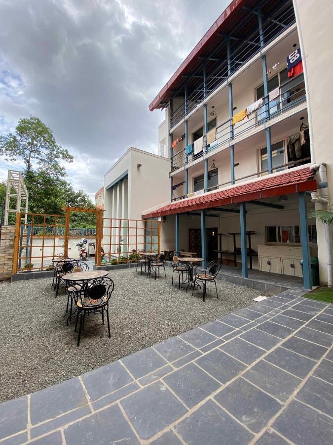 Alobar1000 Hostel Kathmandu Bagian luar foto
